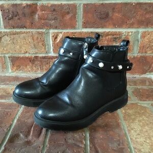 Black Ankle Boots Zipper Closure